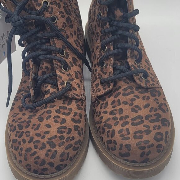 Leopard Women's Lug Boot 7 NWT - Picture 6 of 9